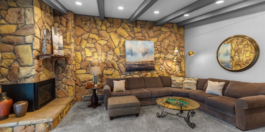 Lake Cliffe #305, Building A Photo