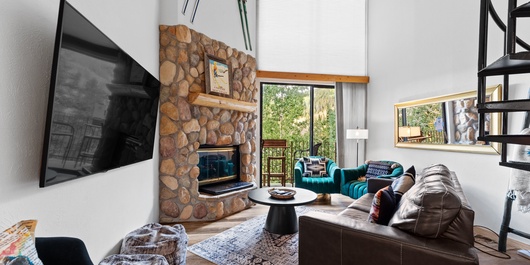 Summit House East #313 Photo