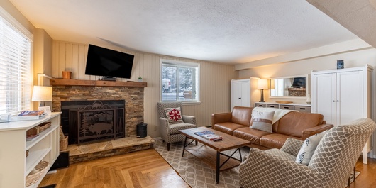Creekside Condos #A7 Photo