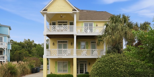 Pineapple Palace Photo