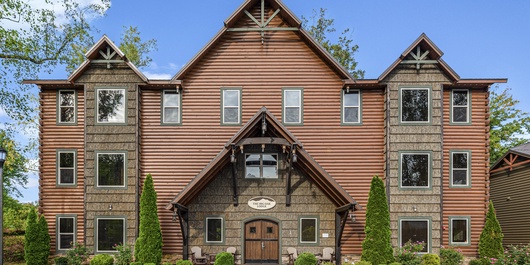 The Big Oak Lodge Photo