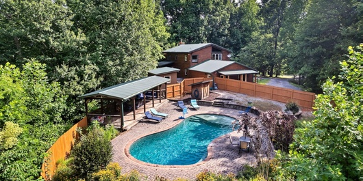 Eagles Perch Pool Cabin Photo