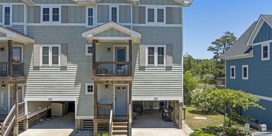 CLP117C: Blue Claw Pointe Photo