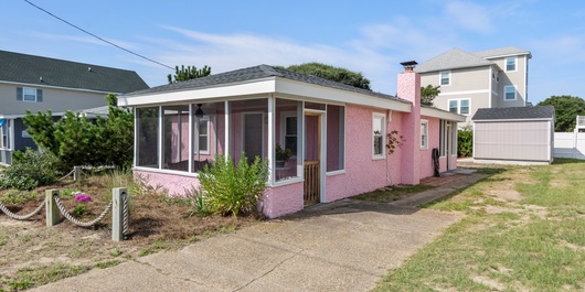 KDN9644: The Pink House Photo