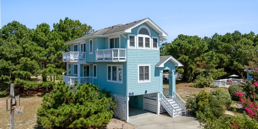 M863: Holiday House Photo