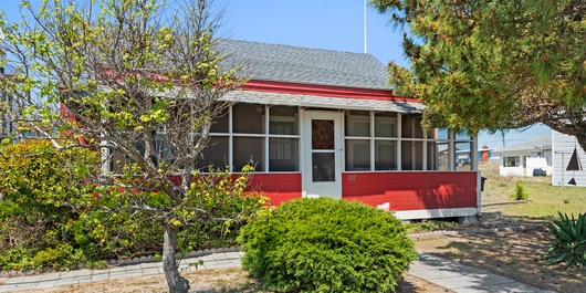 KDN3702: Sportsman Cottage Photo