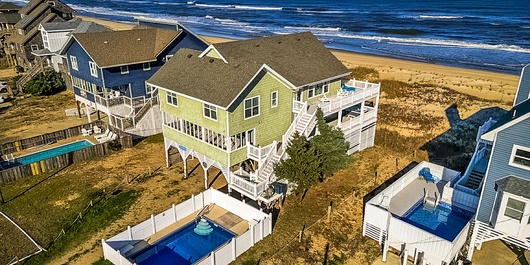 HIAV08: Beachfront Villa Royale OBX Photo