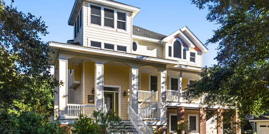 CC298: Parrothead Manor Photo