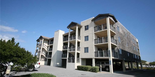 H104S: Heron Cove 104S Photo