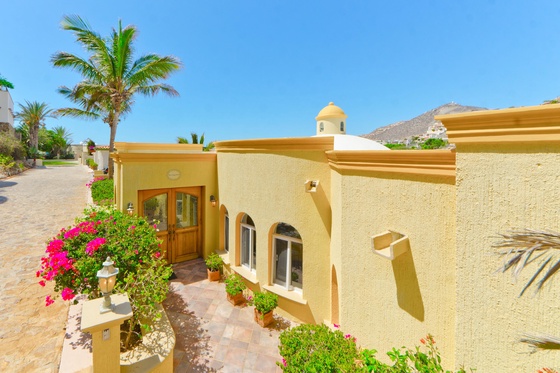 Villa Bougainvillea