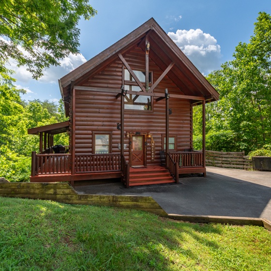 Bear Essentials Lodge's exterior