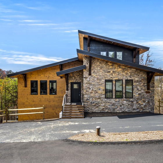 Majestic Overlook's exterior