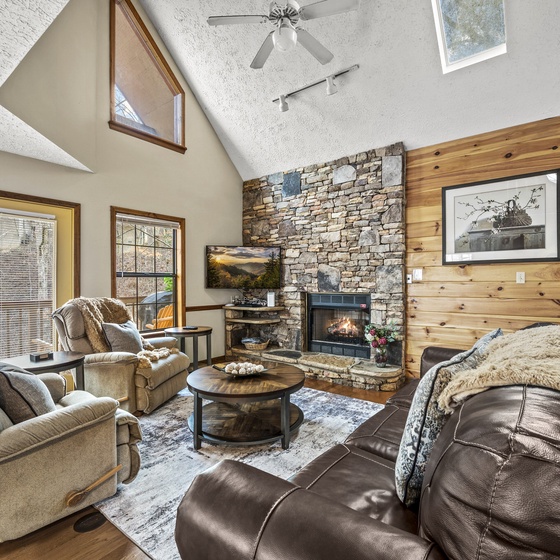 Lazy Dayz's cozy living area