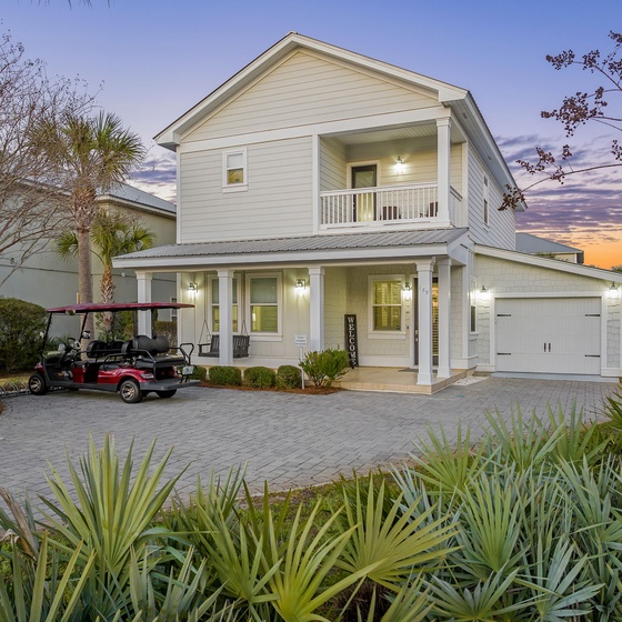 Charming 2-story home with a coastal vibe!