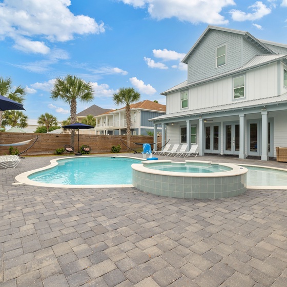 This large backyard is perfect for the whole family to spend quality time together!