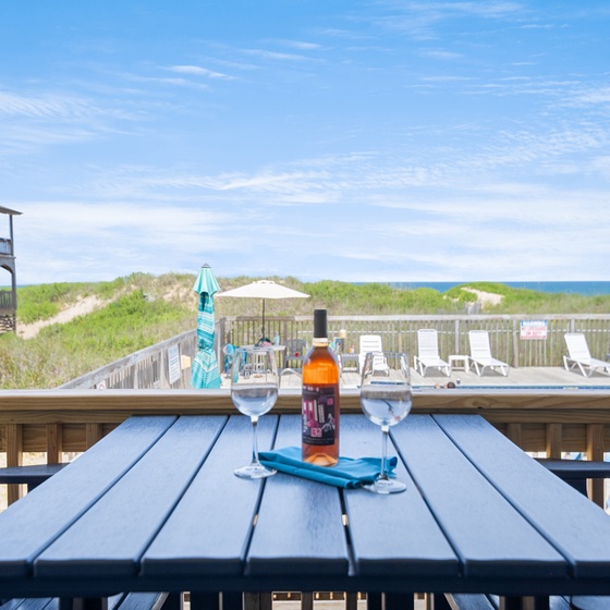 AV3A2: Aquaholic l Private Oceanfront Deck