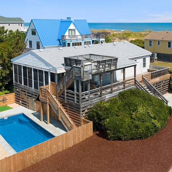SN572C: Pleasant Seaprise | Front Exterior
