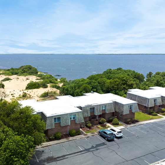 VI3: The Mermaid Lounge | Front Exterior - Aerial View