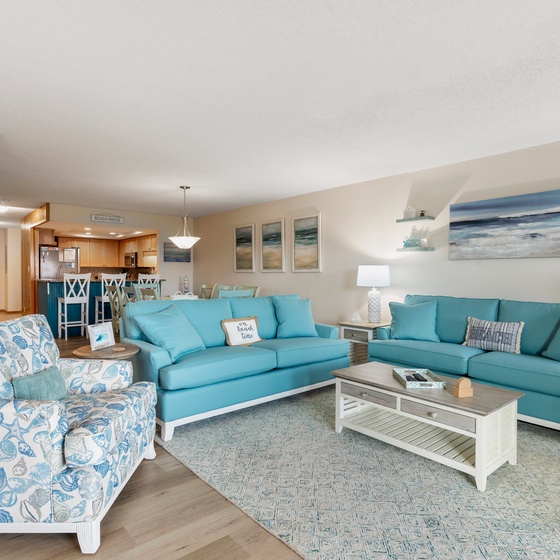 H103S: A Wave From It All | Living Area