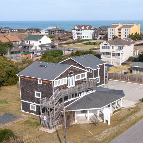 GR3200: Ginger Mermaid | Front Exterior