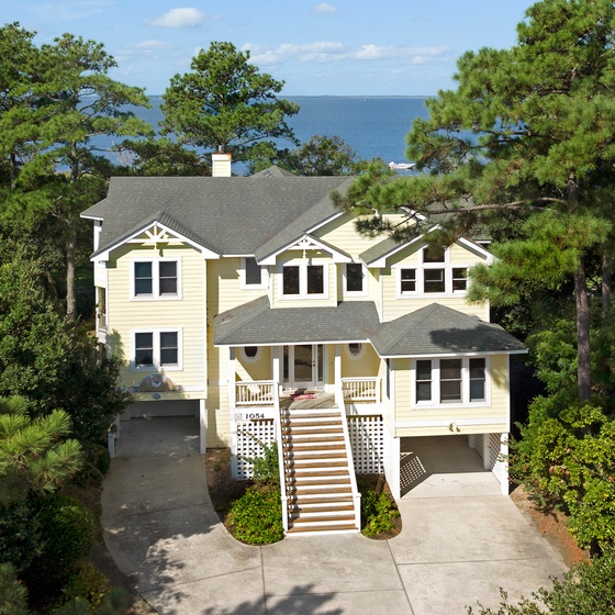 CL547: Animal House | Front Exterior