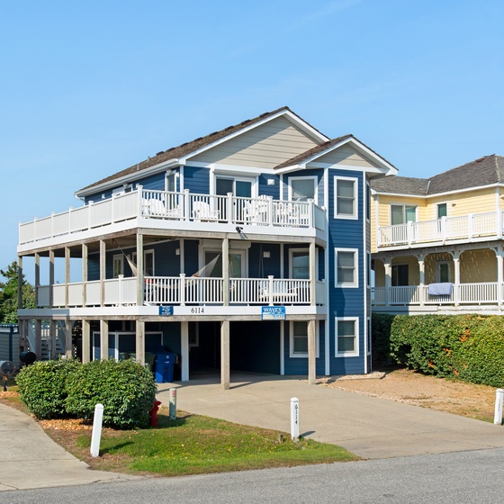 SS77: Waves Of Joy | Front Exterior