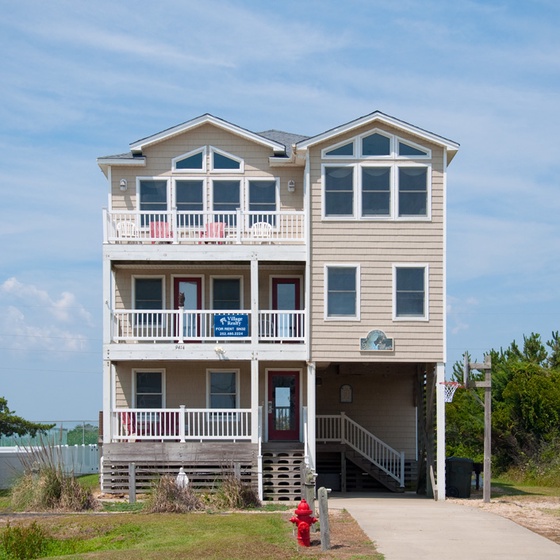 SN32: Stella Maris | Front Exterior