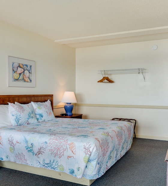 The Anchorage Inn | King Bed