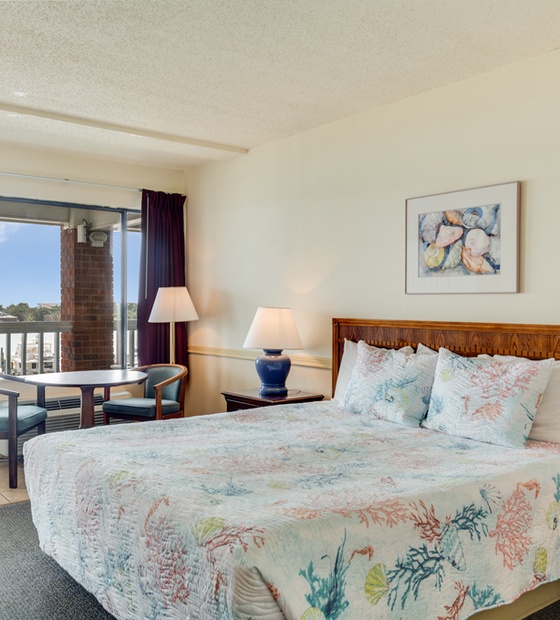The Anchorage Inn | King Bedroom