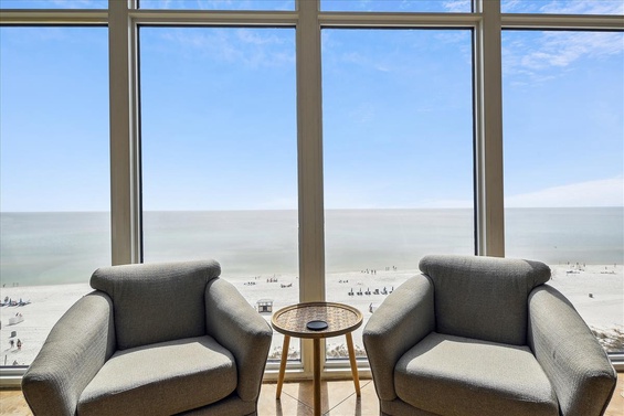 F070E200-748E-4AC9-A7DD-FC1320C9E848