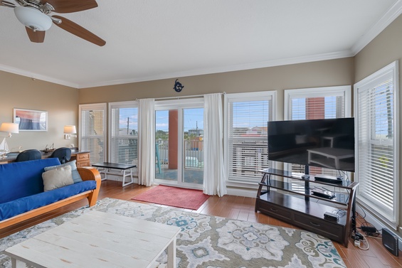 Bright & Stylish Lounge