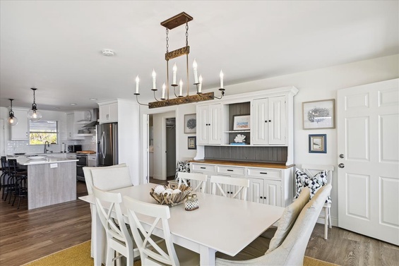 Elegant Dining Space