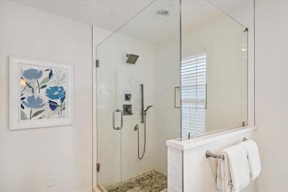 Spa-Like Bath Retreat