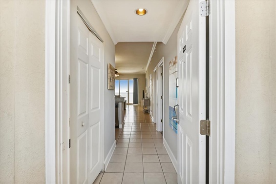 Spacious & Inviting Entryway
