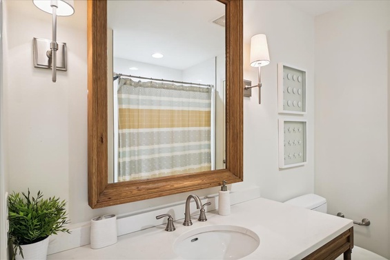 Spa-Like Bath Retreat