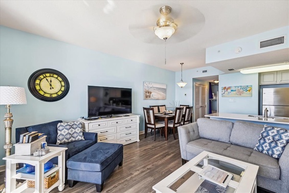 Stylish Beachfront Lounge