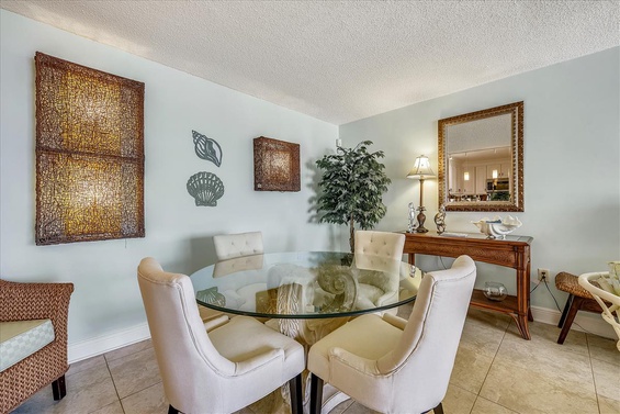 Floor Plan-Dining Area-_KLH7169