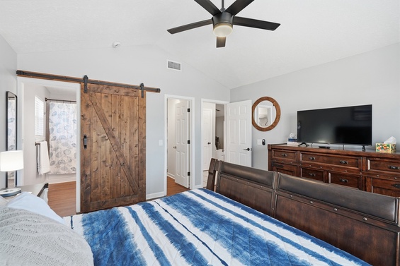 Luxurious King Retreat