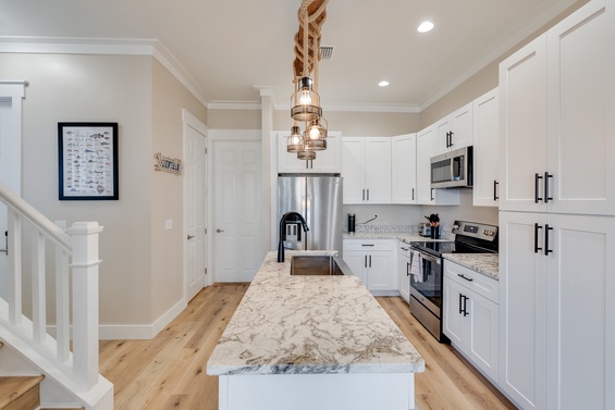 Modern Chef’s Kitchen