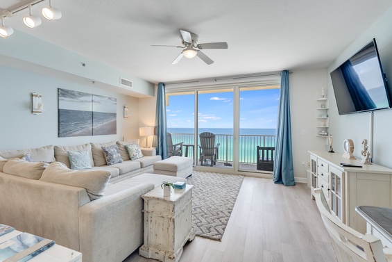 Relaxing Coastal Lounge