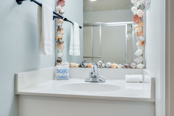 Fresh Spa-Style Bath