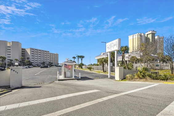 Gulf-Front Studio Retreat