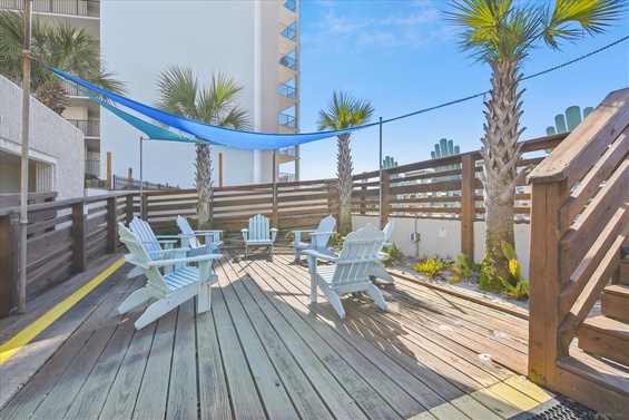 Resort-Style Poolside Escape