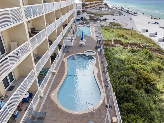 Beachfront Pool & Hot Tub