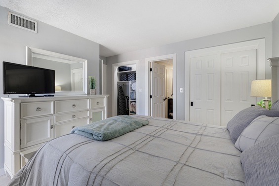 Serene King Suite