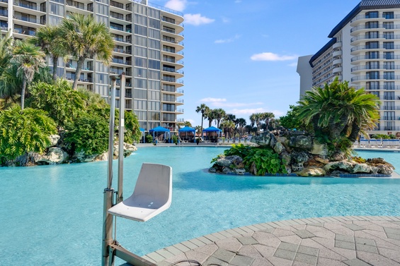 09D27CA1-0D56-44A3-A6B4-E7D87E7DCC6A_1_105_c