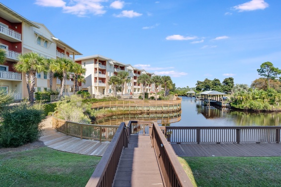 Scenic Boating Adventures