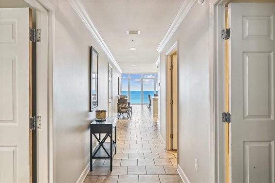 Stylish Coastal Entry