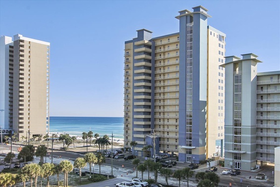 268DC6E0-9C01-42E5-AE86-1C6A82D80B7F