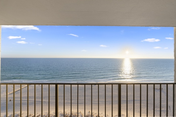 Gulfside Retreat with Stunning Views